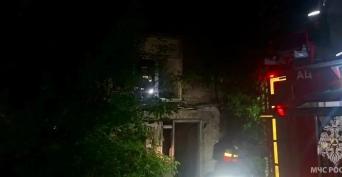 Пожарные Орска спасли пятерых человек из задымлённого подъезда