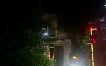 Пожарные Орска спасли пятерых человек из задымлённого подъезда
