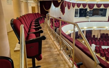 На новые кресла для драмтеатра в Оренбурге готовы потратить более 10 млн рублей