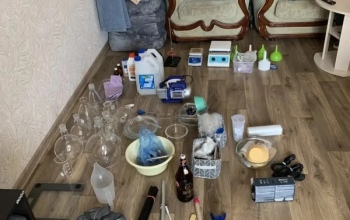 Прятал свертки с наркотиком в детской комнате: в Оренбурге «накрыли» нарколабораторию