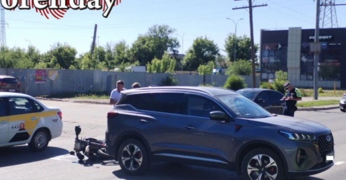 В Оренбурге женщина на автомобиле Chery сбила мотоциклиста