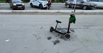 В Оренбуржье пьяный водитель электросамоката на тротуаре сбил 4-х летнего мальчика
