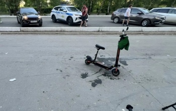 В Оренбуржье пьяный водитель электросамоката на тротуаре сбил 4-х летнего мальчика