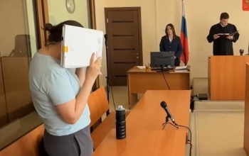 В Оренбурге экс-сотрудница «Сбербанка» упала в обморок, услышав приговор за мошенничество