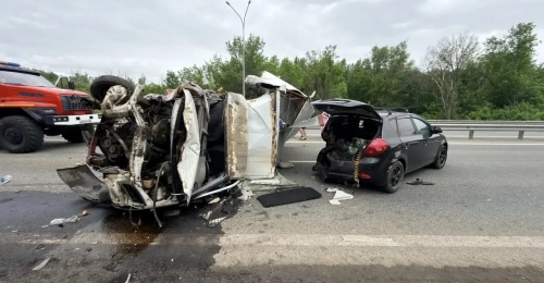 В Оренбургском районе в ДТП между двумя автомобиля ГАЗель и Kia один человек погиб, еще трое пострадали (18+)