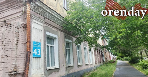В Оренбурге многоквартирный дом две недели топят канализационные стоки, но помощи от коммунальщиков нет