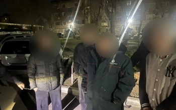 В Оренбурге троих молодых людей задержали за попытку вымогательства наркотиков