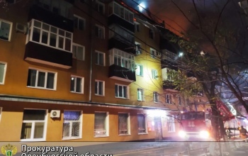 В Оренбурге за пожар в доме в проезде Больничном ответит 50-летний житель квартиры, откуда началось возгорание 