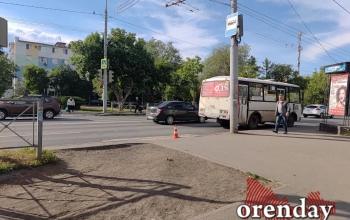 В Оренбурге ПАЗ на пешеходном переходе сбил двух женщин