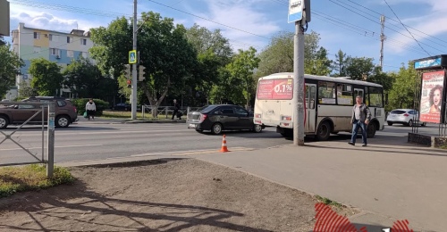 В Оренбурге ПАЗ на пешеходном переходе сбил двух женщин