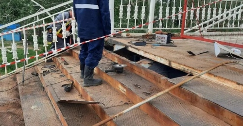 В Оренбурге ремонтируют вантовый пешеходный мост через Урал со стороны Зауральной рощи