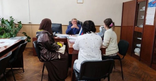 Хулиганы из Кувандыка вместе с родителями отремонтировали испорченное имущество общественного туалета
