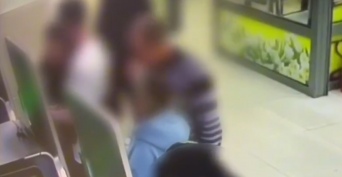 Оренбуржец прямо у банкомата лишился 16 тысяч рублей