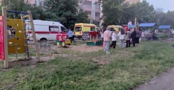 В Оренбурге несколько человек пострадали при падении лифта в многоэтажке