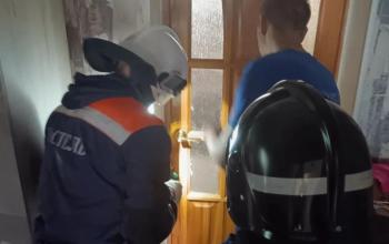 В Оренбургском районе спасатели помогли пожилой женщине, запертой в доме
