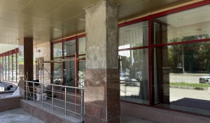 В Орске продолжается ремонт ЗАГСа: гранит на входе, яблочко на счастье — на месте