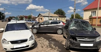В Бугуруслане в тройном ДТП пострадали два человека