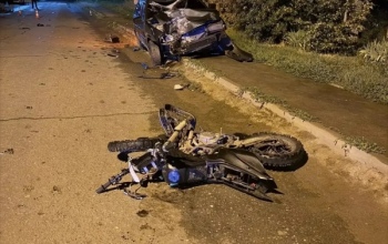 В Краснохолме водитель легковушки, объезжая яму, выехал на встречку и погубил 18-летнего мотоциклиста