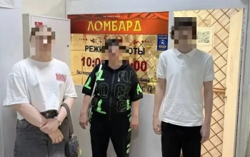 В Оренбурге сотрудница ломбарда с родственницей придумали, как превращать бижутерию в золото