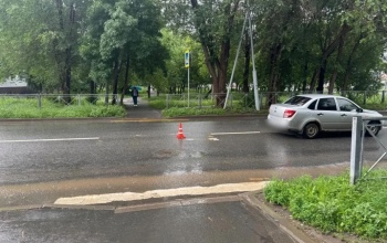 В Оренбурге автомобиль LADA Granta на «зебре» сбил ребенка