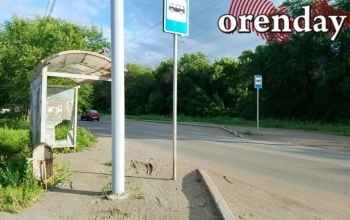 Разбитые павильоны и отсутствие удобств: жители Оренбурга просят привести остановки в порядок