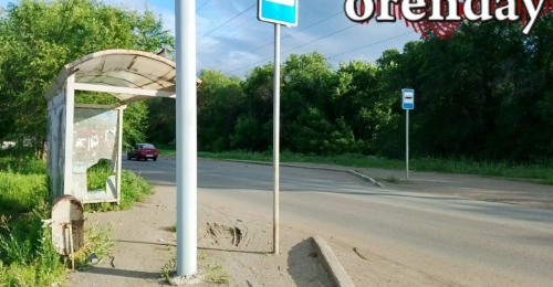 Разбитые павильоны и отсутствие удобств: жители Оренбурга просят привести остановки в порядок