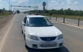 Около поселка Ленина грузовик врезался в автомобиль Mazda