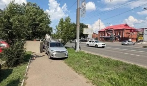 В Оренбурге на проспекте Победы «Лада Калина» с прицепом сбила пенсионера