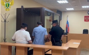 В Оренбурге под стражу отправили квартиранта, подозреваемого в убийстве хозяина жилья (18+)