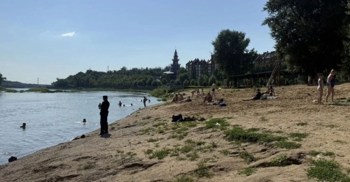 Жителей Оренбурга начали штрафовать за купание на несанкционированном пляже в районе улицы Красная площадь