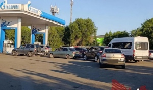 Утро начинается не с кофе: ситуация на АЗС в Оренбурге 