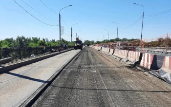 В Оренбурге водителям разрешили ездить по отремонтированной стороне моста через Урал