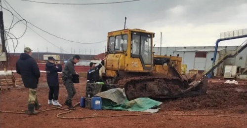 В Оренбуржье сотрудники предприятия по добыче нефти присвоили 10 тысяч литров дизтоплива