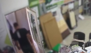 В Оренбуржье бывший муж напал на кассира магазина 