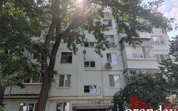 В Оренбурге после смерти одинокого пенсионера никто не отреагировал на звонки жильцов МКД (18+)