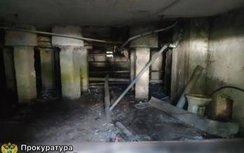 Подвалы домов в Тоцком Втором захламлены коммунальными отходами