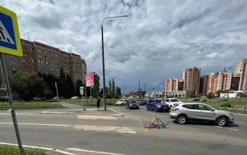 В Оренбурге автомобиль Nissan Qashqai сбил на «зебре» подростка-велосипедиста