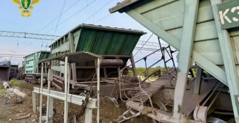 Семь вагонов с рудой сошли с рельсов на станции Никель в Оренбуржье