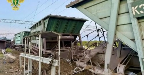 Семь вагонов с рудой сошли с рельсов на станции Никель в Оренбуржье