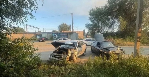 В Орске выясняют обстоятельства столкновения двух автомобилей