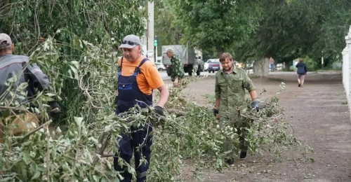 В Бузулуке продолжают устранять последствия урагана