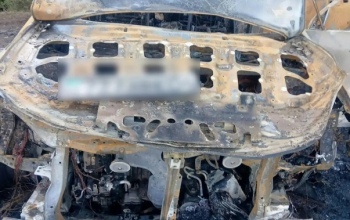 В Оренбурге водитель автомобиля Toyota на скорости въехал в бетонное ограждение