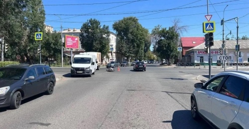 В Оренбурге 17-летний водитель питбайка залетел под колеса Opel