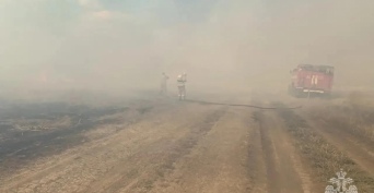 Под Орском бушует ландшафтный пожар