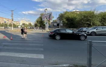 В Орске 13-летний водитель электросамоката попал под колёса Mercedes-Benz