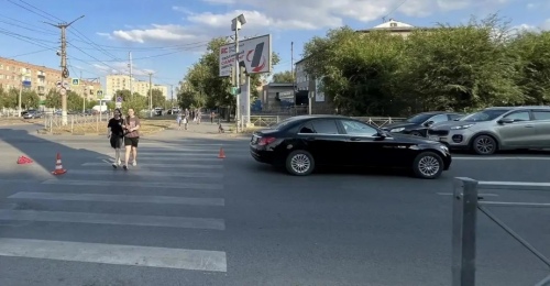 В Орске 13-летний водитель электросамоката попал под колёса Mercedes-Benz