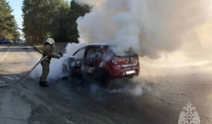 В Орске полыхнул учебный автомобиль
