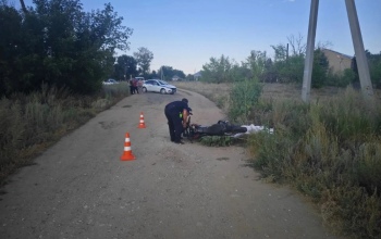 В Акбулакском районе мужчина погиб в ДТП, упав на мотоцикле
