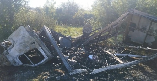 Стали известны подробности ДТП в Шарлыкском районе, в котором сгорел грузовой фургон