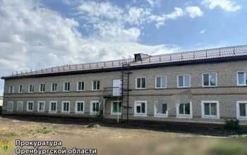 В Кваркенском районе после вмешательства прокуратуры отремонтировали кровлю школы
